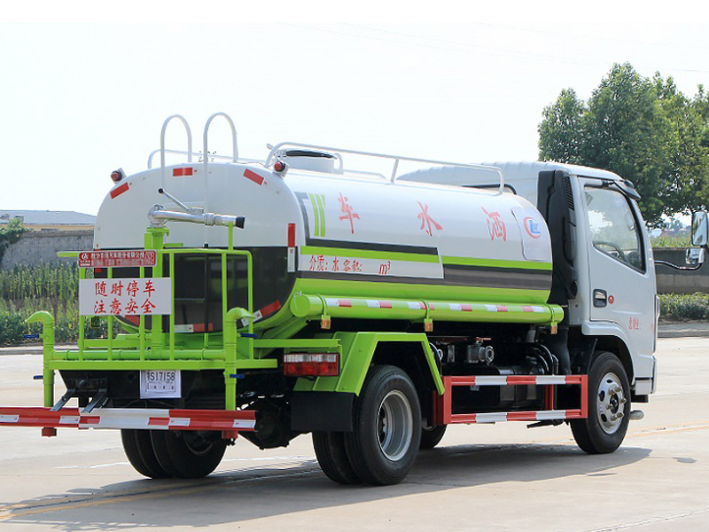 國(guó)六東風(fēng)多利卡5方灑水車(chē)